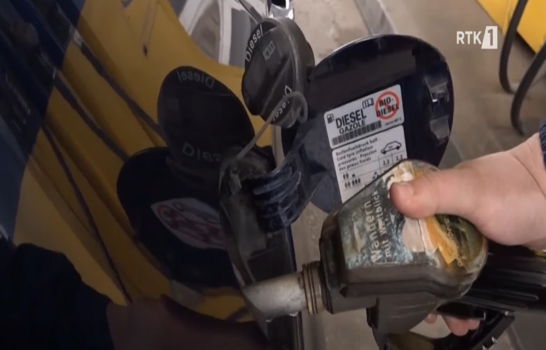 Rritja e çmimit të naftës, qytetarët kufizojnë përdorimin e automjeteve