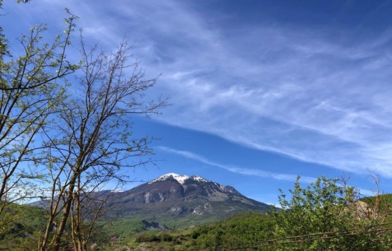 Moti në Shqipëri me diell