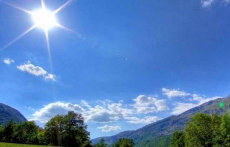 Moti në Shqipëri me diell