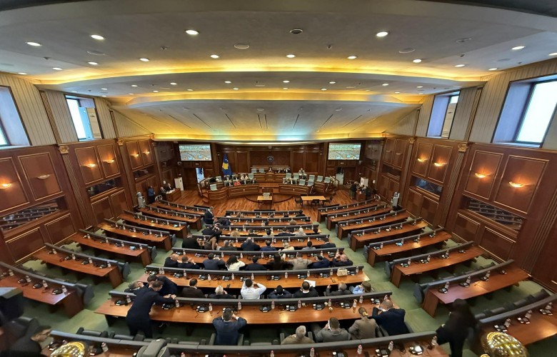 Nis seanca e jashtëzakonshme, mungojnë sërish opozita