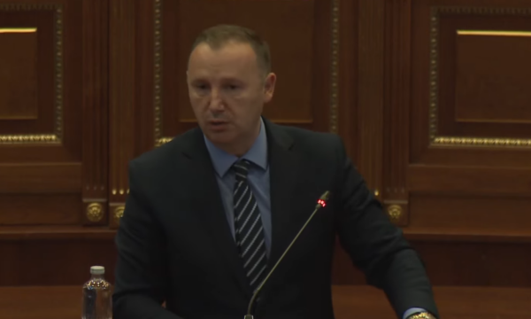 Zemaj- Kurtit: Pse e ki financu librin e Shkëlzen Gashit? Je në listë të zezë për ndërhyrje në pavarësinë mediave