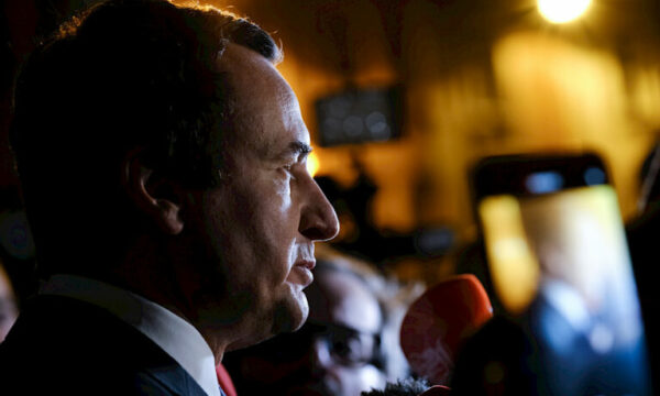 A mund të detyrohet të zgjedhë mes SHBA-së dhe BE-së? Vogel: Siguria dhe e ardhmja politike e Kosovës, gjithnjë e më të cenueshme