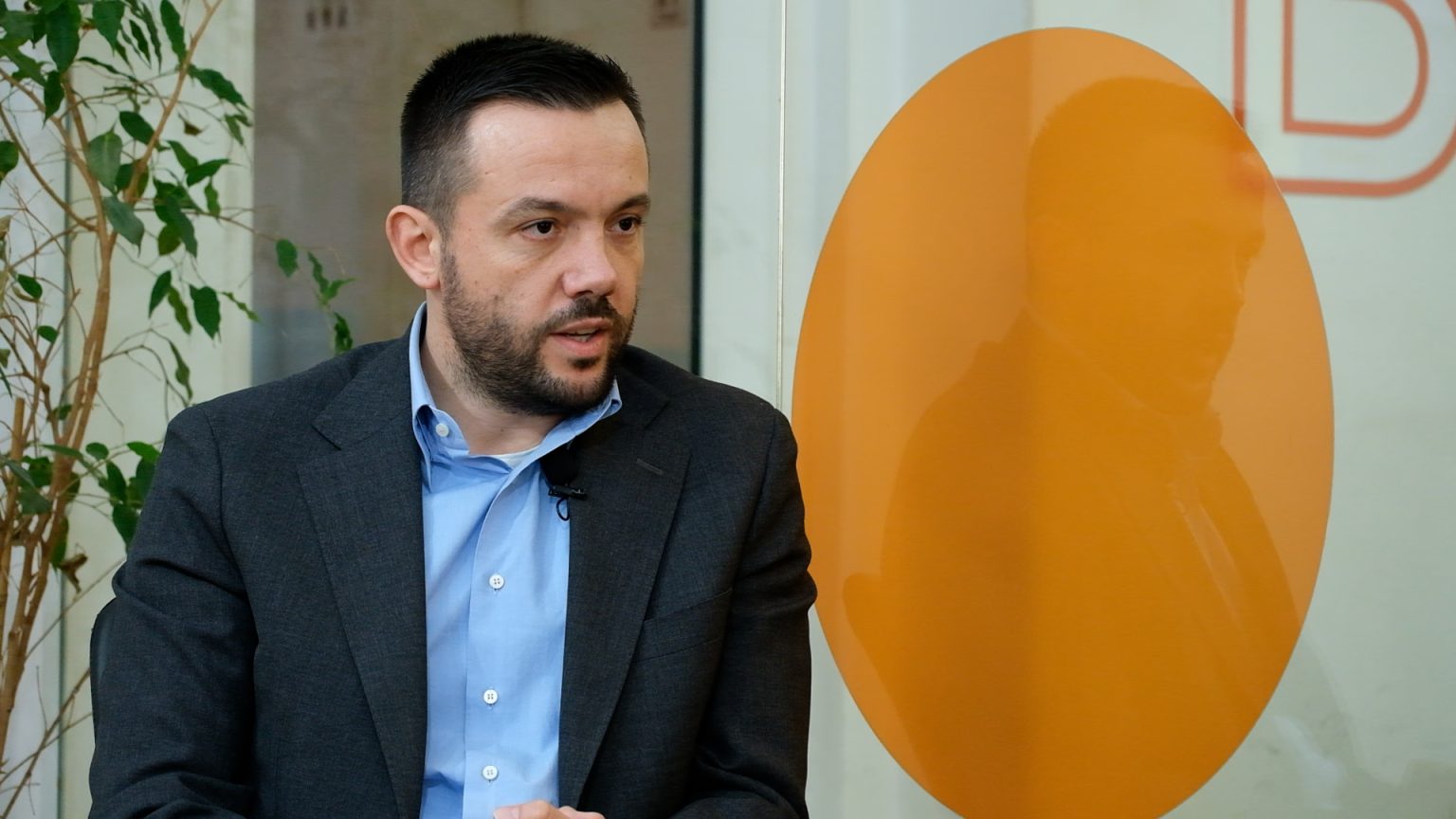 Tahiri i kundërpërgjigjet Kurtit: Proceset serioze nuk kryhen me WhatsApp, refuzoi të dërgoi edhe letër zyrtare