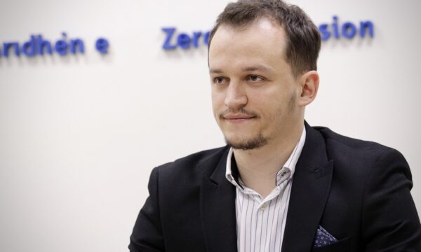 Cakolli: “Diskutimet” për çështjen e Presidentit parapërgatitje për fushatën e 7 qershorit