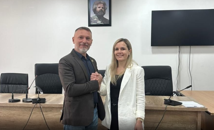 Gjelbrim Halili i bashkohet Kuvendit Komunal të Fushë-Kosovës si asamblist i AAK-së