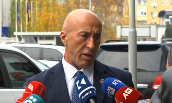 Haradinaj thotë se Kurti e Haxhiu po e suprimojnë Kushtetutën, flet për mobilizim qytetar për të ndalë shkeljen