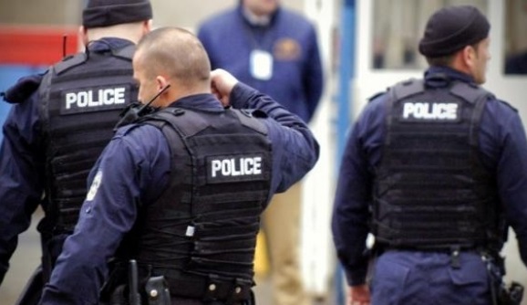 Prokuroria e Pejës dhe njësiti antidrogë në aksion, zbulohet laborator i madh i drogës në një fshat