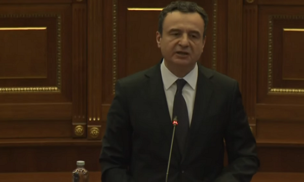 Kurti kujdeset t’ia çojë edhe një mesazh Osmanit në ditët e fundit të mandatit: Vullneti i popullit nuk anulohet me dekrete