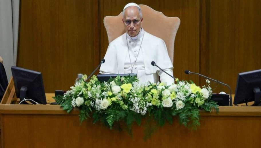 Papa paralajmëron për rreziqet e inteligjencës artificiale