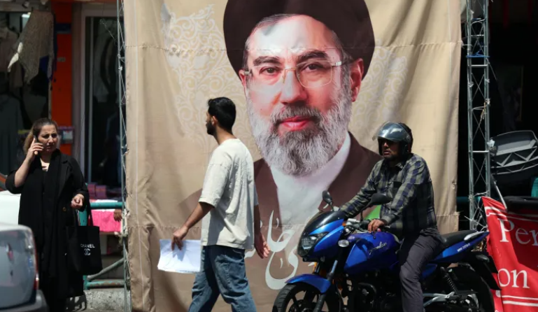 Udhëheqësi suprem i Iranit: SHBA-të nuk do të kenë më strehë të sigurt në Gjirin Persik Udhëheqësi suprem i Iranit: SHBA-të nuk do të kenë më strehë të sigurt në Gjirin Persik