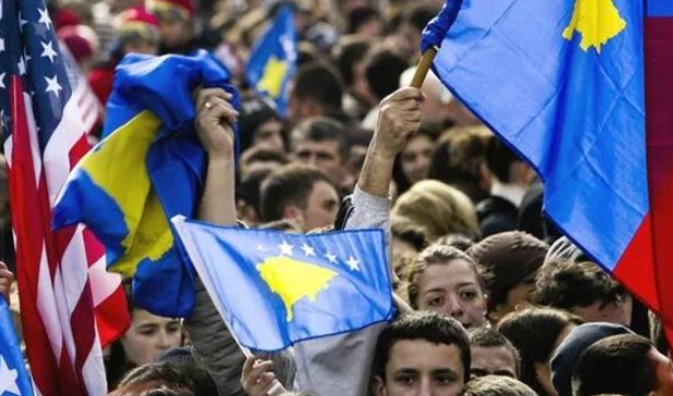 Petritsch: Qytetarët të çojnë mesazh se bllokimet s’janë të pranueshme, Homel: Kosova s’ka luks të mbetet në kriza të brendshme (VIDEO) Petritsch: Qytetarët të çojnë mesazh se bllokimet s’janë të pranueshme, Homel: Kosova s’ka luks të mbetet në kriza të brendshme (VIDEO)