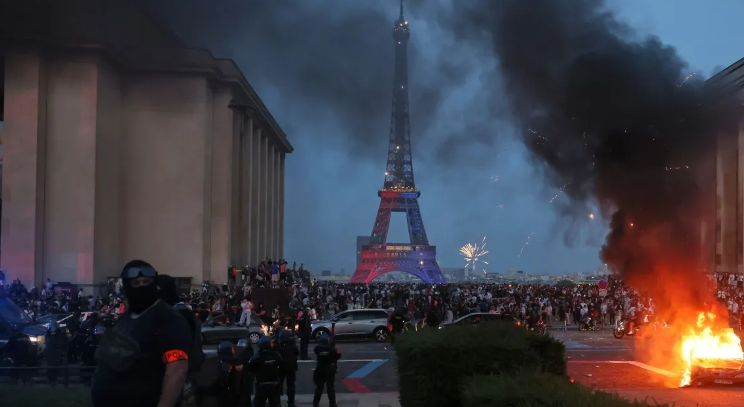 Kaos në Paris pas fitores së PSG-së: 416 të arrestuar