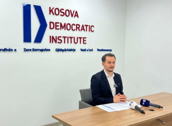 DnV-ja fton subjektet politike të respektojnë standardet e garës dhe të fokusohen në debat përmbajtësor DnV-ja fton subjektet politike të respektojnë standardet e garës dhe të fokusohen në debat përmbajtësor