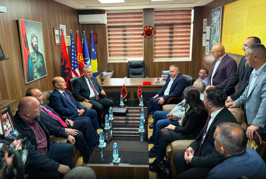 Prefekti i Tiranës për katërshen e UÇK-së: Dhjetë milionë shqiptarë presin drejtësi për çlirimtarët