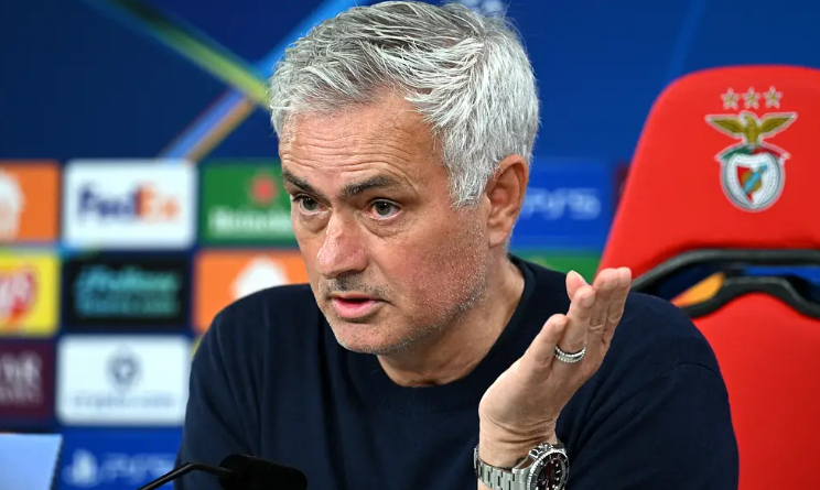 Mourinho mbështet Arbeloa-n në përplasjen me Mbappe-n