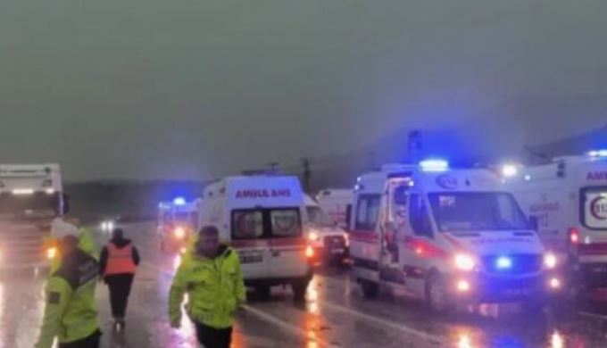 Aksident i rëndë në Turqi, përmbyset autobusi, raportohet për viktima dhe të plagosur