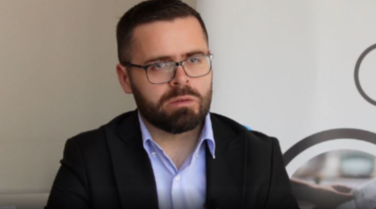 Rexha në Ditën e Lirisë së Shtypit: Gazetarët në Kosovë vazhdojnë të jenë target i sulmeve