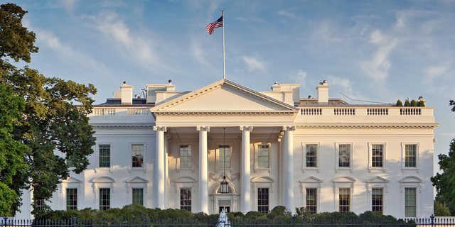 Shtëpia e Bardhë: Marrëveshje me Iranin vetëm nëse respektohen “vijat e kuqe” të vendosura nga Trump Shtëpia e Bardhë: Marrëveshje me Iranin vetëm nëse respektohen “vijat e kuqe” të vendosura nga Trump