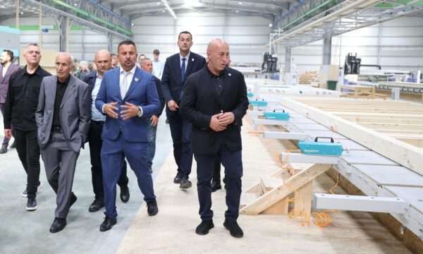 Haradinaj: Rryma e shtrenjtë po i dëmton bizneset, pa kushte nuk ka prodhim e eksport Haradinaj: Rryma e shtrenjtë po i dëmton bizneset, pa kushte nuk ka prodhim e eksport