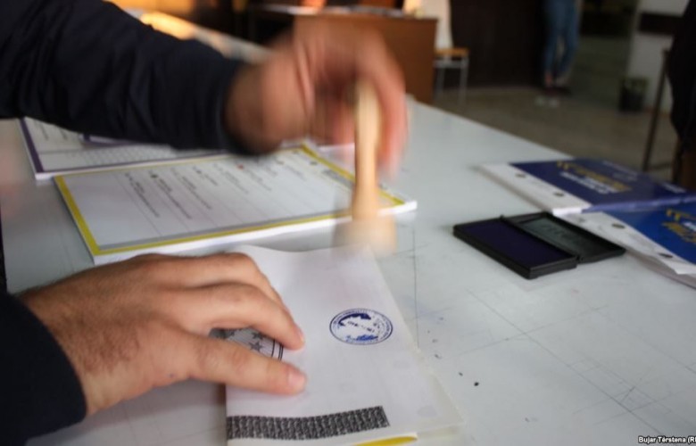 Nis votimi me postë, mbi 105 mijë votues të regjistruar Nis votimi me postë, mbi 105 mijë votues të regjistruar