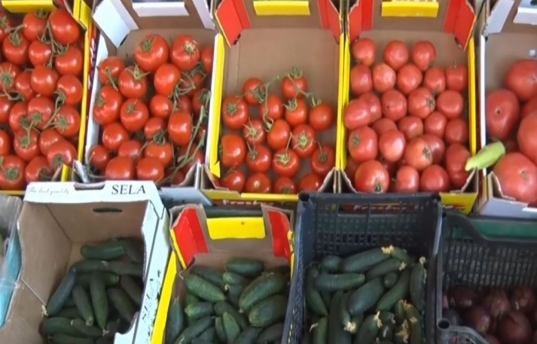 Në prag të festës, qytetarët ankohen për çmimet e produkteve Në prag të festës, qytetarët ankohen për çmimet e produkteve
