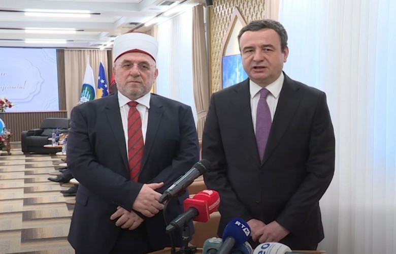 Kurti uron besimtarët, fton për bashkëpunim dhe ndihmë ndaj njëri-tjetrit Kurti uron besimtarët, fton për bashkëpunim dhe ndihmë ndaj njëri-tjetrit