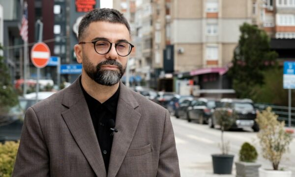 Behrami: Prokuroria duhet të zbarkojë në Qeveri, ndarja e 100 eurove është blerje klasike e votës
