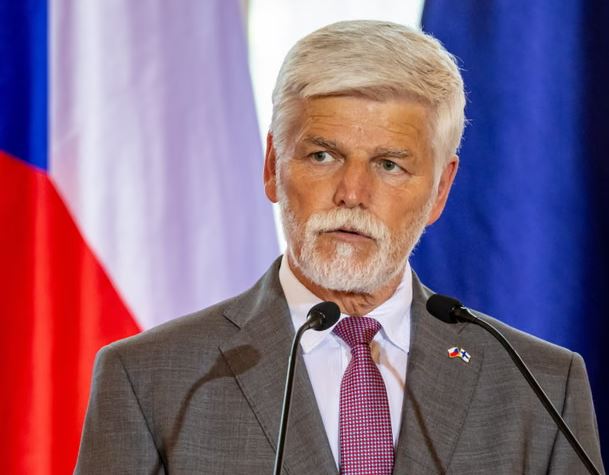 Presidenti çek: NATO të tregojë “dhëmbët” për provokimet e Rusisë