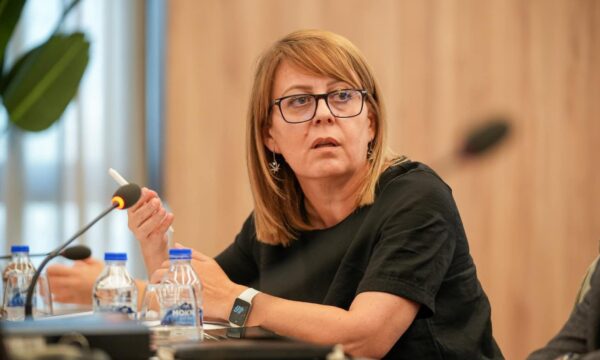 Emërimet e zëvendësministrave nga Kurti, Bajrami: Kjo është zhvatje, e keni grryer shtetin