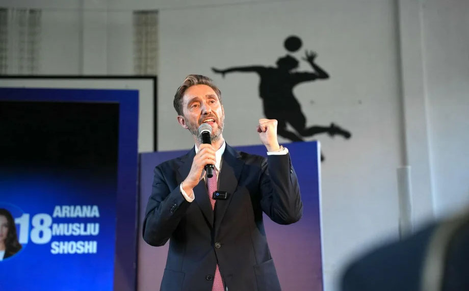 Uran Ismaili: Me Bedri Hamzën kryeministër përfundon kriza dhe përçarja, fillon zhvillimi dhe stabiliteti Uran Ismaili: Me Bedri Hamzën kryeministër përfundon kriza dhe përçarja, fillon zhvillimi dhe stabiliteti