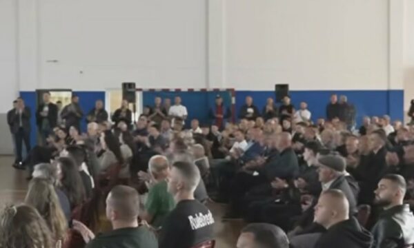 Daut Haradinaj mobilizon Deçanin para hapjes së fushatës në Gjakovë