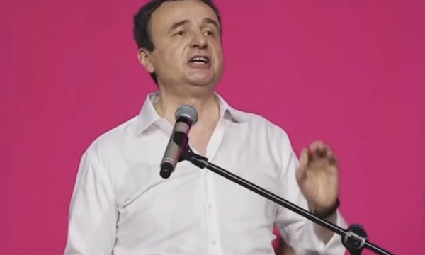 Kurti nga Ferizaj godet opozitën për 100 eurot: Britma, piskama e sulme ndaj neve veç pse po i realizojmë premtimet