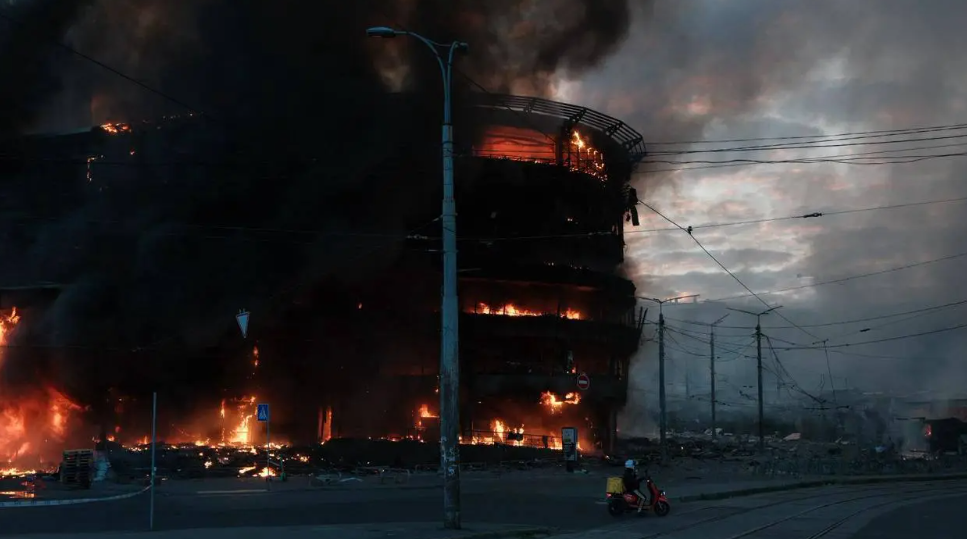 Rusia kërcënon Ukrainën: Do sulmojmë, të huajt të largohen nga Kievi Rusia kërcënon Ukrainën: Do sulmojmë, të huajt të largohen nga Kievi