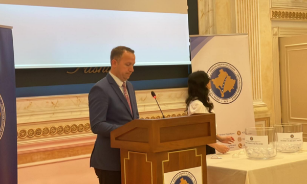 Tërhiqet shorti për renditjen e partive politike