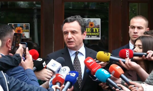 A ka rrezik për VV nga binomi Osmani-Abdixhiku, Kurti: Njerëzit kanë dëshira, por ato s’duhet të ngatërrohen me faktet