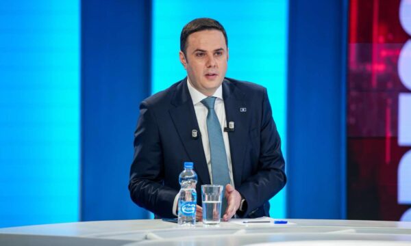 Abdixhiku: E kemi detyrim kombëtar që të mos e rrisim çmimin e rrymës për 3 vitet e ardhshme Abdixhiku: E kemi detyrim kombëtar që të mos e rrisim çmimin e rrymës për 3 vitet e ardhshme