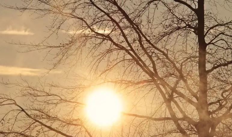 E hënë e ngrohtë, temperaturat shkojnë deri në 23°C