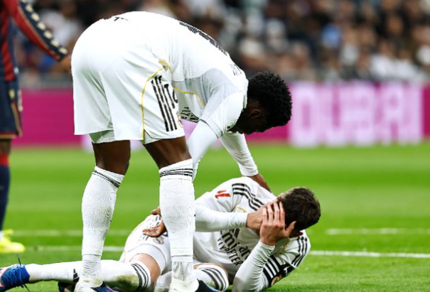 Kaos te Real Madridi, përplasen Valverde dhe Tchouameni