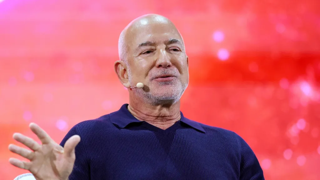 Jeff Bezos: IA-ja nuk do t’i zëvendësojë njerëzit, por do të krijojë më shumë vende pune Jeff Bezos: IA-ja nuk do t’i zëvendësojë njerëzit, por do të krijojë më shumë vende pune