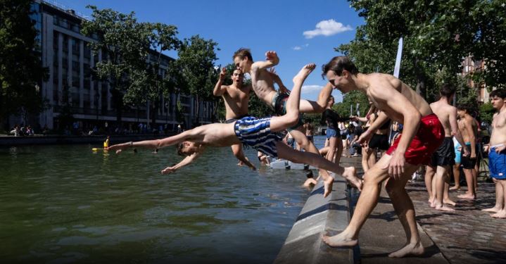 Valë ekstreme të nxehti në Europë/ Alarm në 53 zona të Francës, temperaturat pritet të arrijnë deri në 40°C Valë ekstreme të nxehti në Europë/ Alarm në 53 zona të Francës, temperaturat pritet të arrijnë deri në 40°C