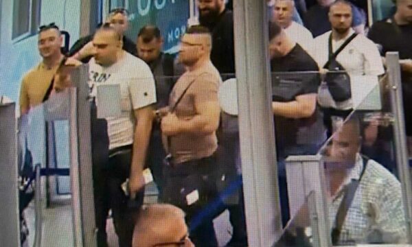 Çfarë u gjet tek 87 serbët e ndaluar në Tivat?