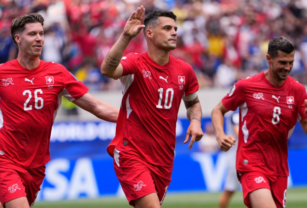 Granit Xhaka reagon ndaj kritikave: Nuk kam kafshuar askënd