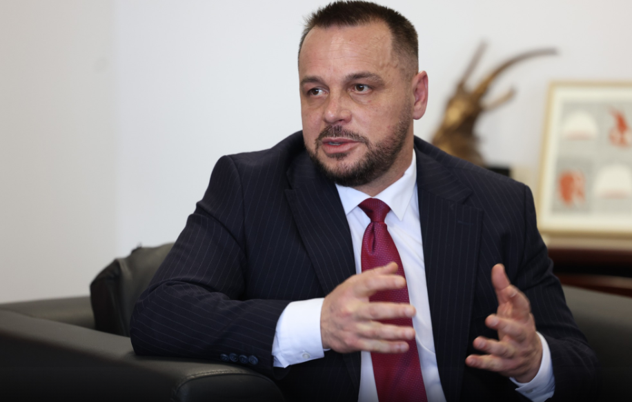 Ejup Maqedonci, ndër më të votuarit në zgjedhjet e 7 qershorit Ejup Maqedonci, ndër më të votuarit në zgjedhjet e 7 qershorit