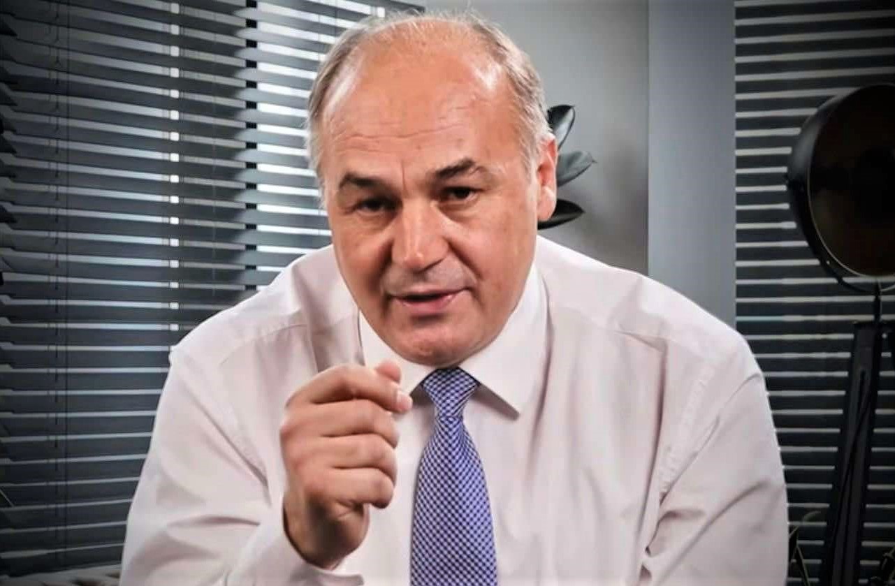“Kurti po e përdor buxhetin për të blerë vota”, thotë Hoxhaj “Kurti po e përdor buxhetin për të blerë vota”, thotë Hoxhaj