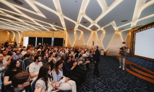 Hamza: Kosova në krizë, bizneset po mbijetojnë me zor dhe qytetarët po varfërohen