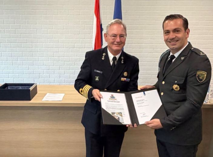 Oficeri i FSK-së përfundon me sukses kursin ushtarak ndërkombëtar në Britani Oficeri i FSK-së përfundon me sukses kursin ushtarak ndërkombëtar në Britani