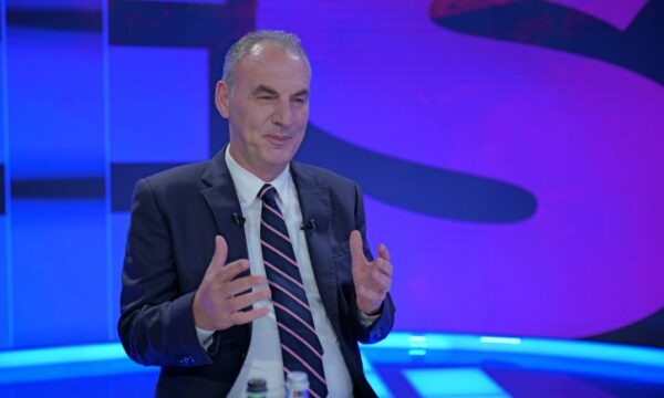 ‘‘Fitore’’, Limaj falënderon Malishevën ku po prin PDK’ja para VV’së ‘‘Fitore’’, Limaj falënderon Malishevën ku po prin PDK’ja para VV’së