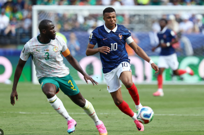Franca e nis me fitore, mposht Senegalin, shkëlqen Mbappe