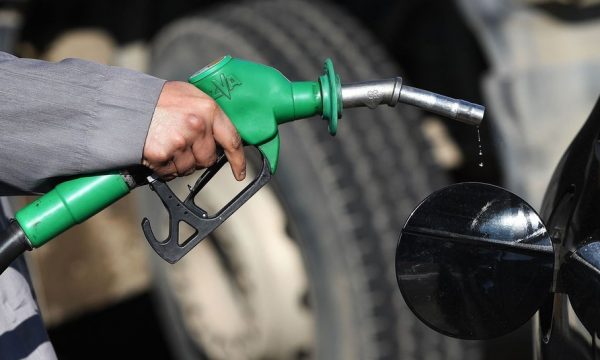 Publikohet çmimet e derivateve, kaq do të shitet nafta e benzina sot Publikohet çmimet e derivateve, kaq do të shitet nafta e benzina sot