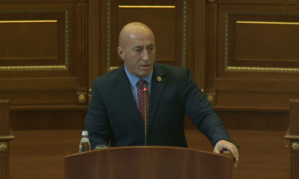 “Kush është ky njeri?”, Haradinaj për Kurtin: Njerëzit e tij po përgatiten për protesta kundër gazit amerikan “Kush është ky njeri?”, Haradinaj për Kurtin: Njerëzit e tij po përgatiten për protesta kundër gazit amerikan